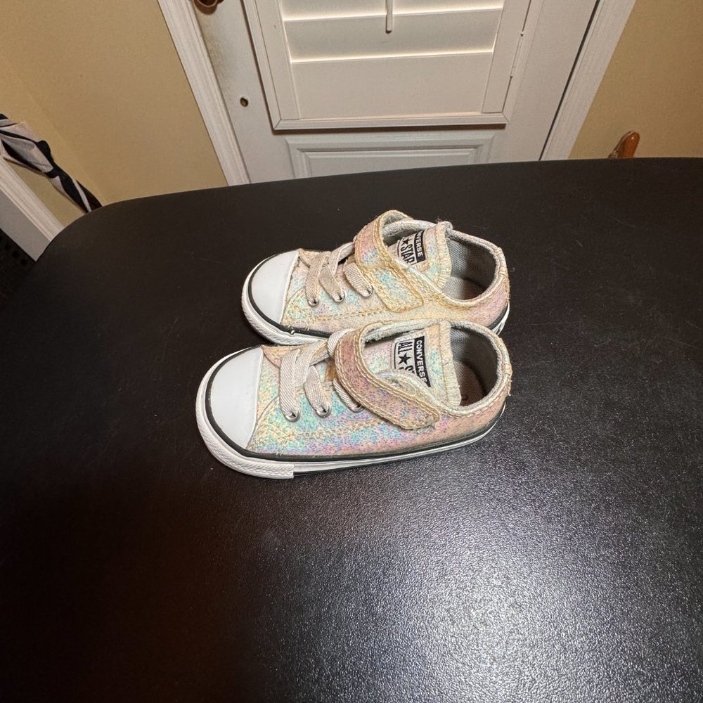 Converse size 6 gold shimmer sneakers